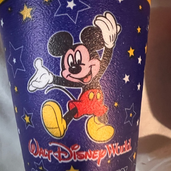 DISNEY STYROFOAM CUPS- 6 CUPS + 2 LIDS- VINTAGE NEW 1990’s DISNEY WORLD-ORLANDO - Picture 7 of 7